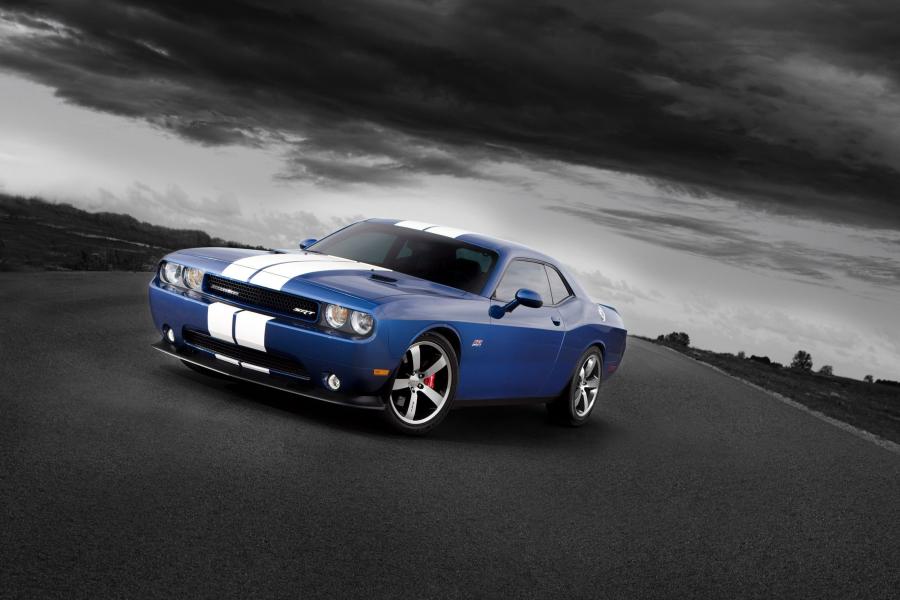 Dodge Challenger SRT8 392 Inaugural Edition 2010 года  (фото 19 из 36)
